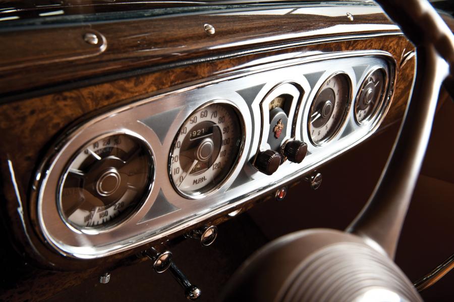  Packard Twelve Convertible Victoria 1937 года  (фото 8 из 26)